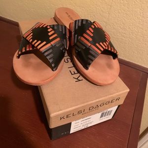 Kelsi Daggar Brooklyn Leather Slides Size 8.5